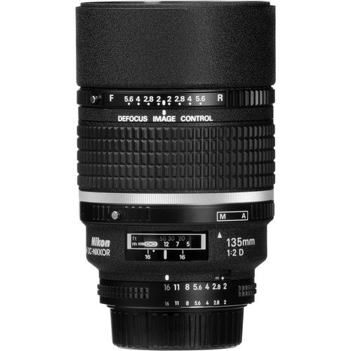 Nikon AF DC NIKKOR 135mm f2D Lens 01