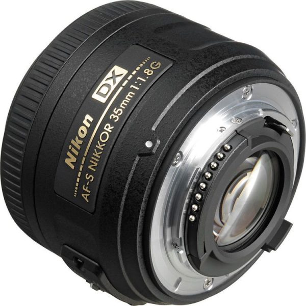 Nikon AF S DX NIKKOR 35mm f1.8G Lens 02 1