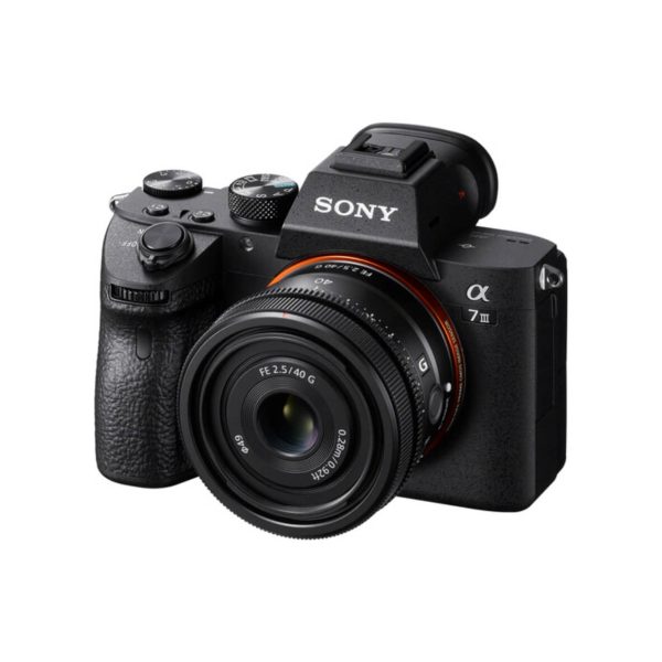 Sony FE 40mm f2.5 G Lens 03